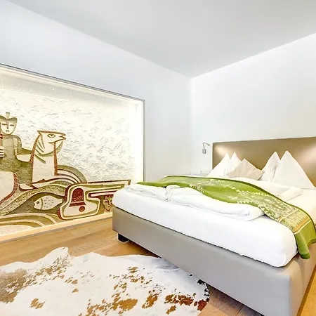 Luen Ξενοδοχείο *